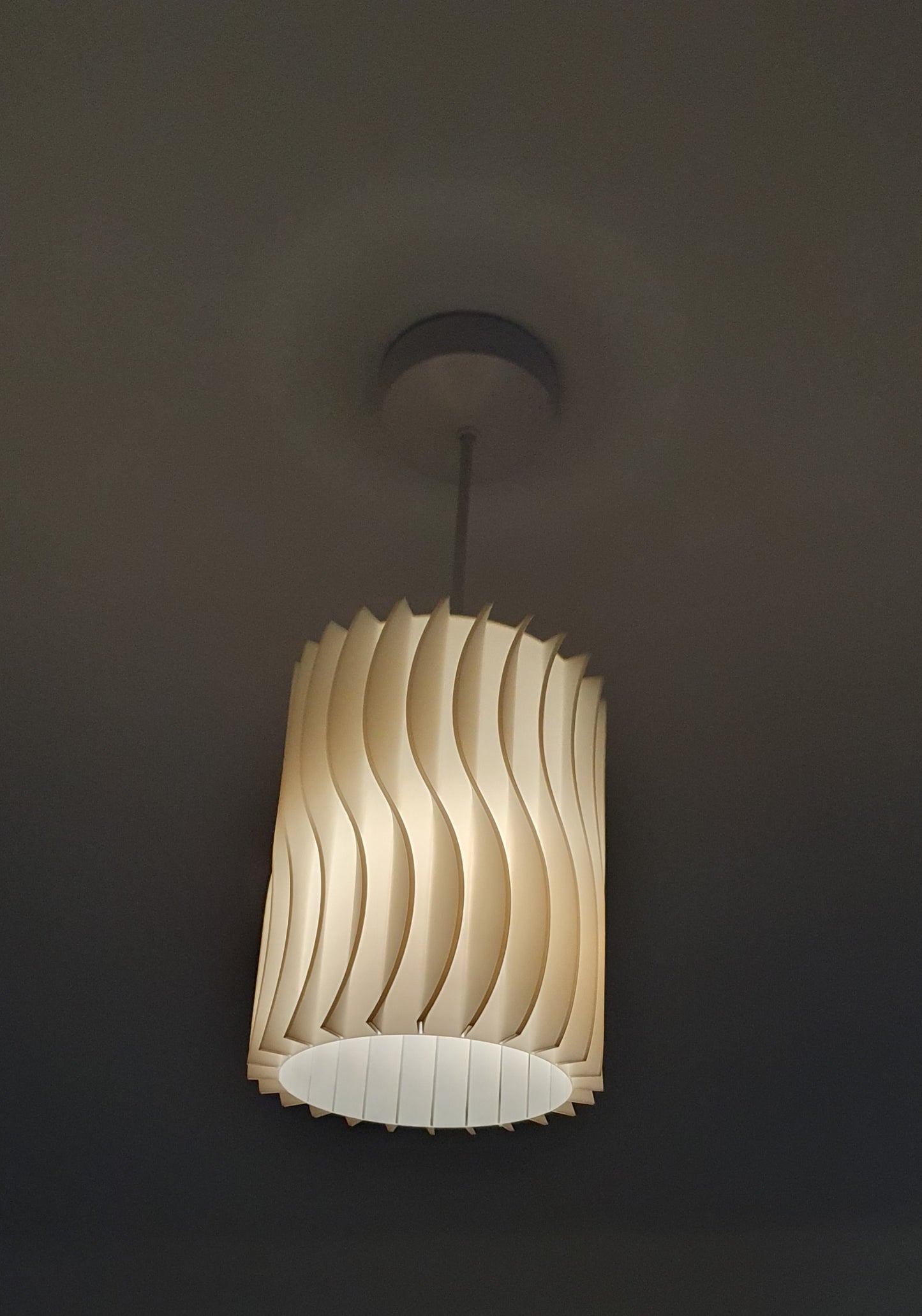 Wave design lamp shade