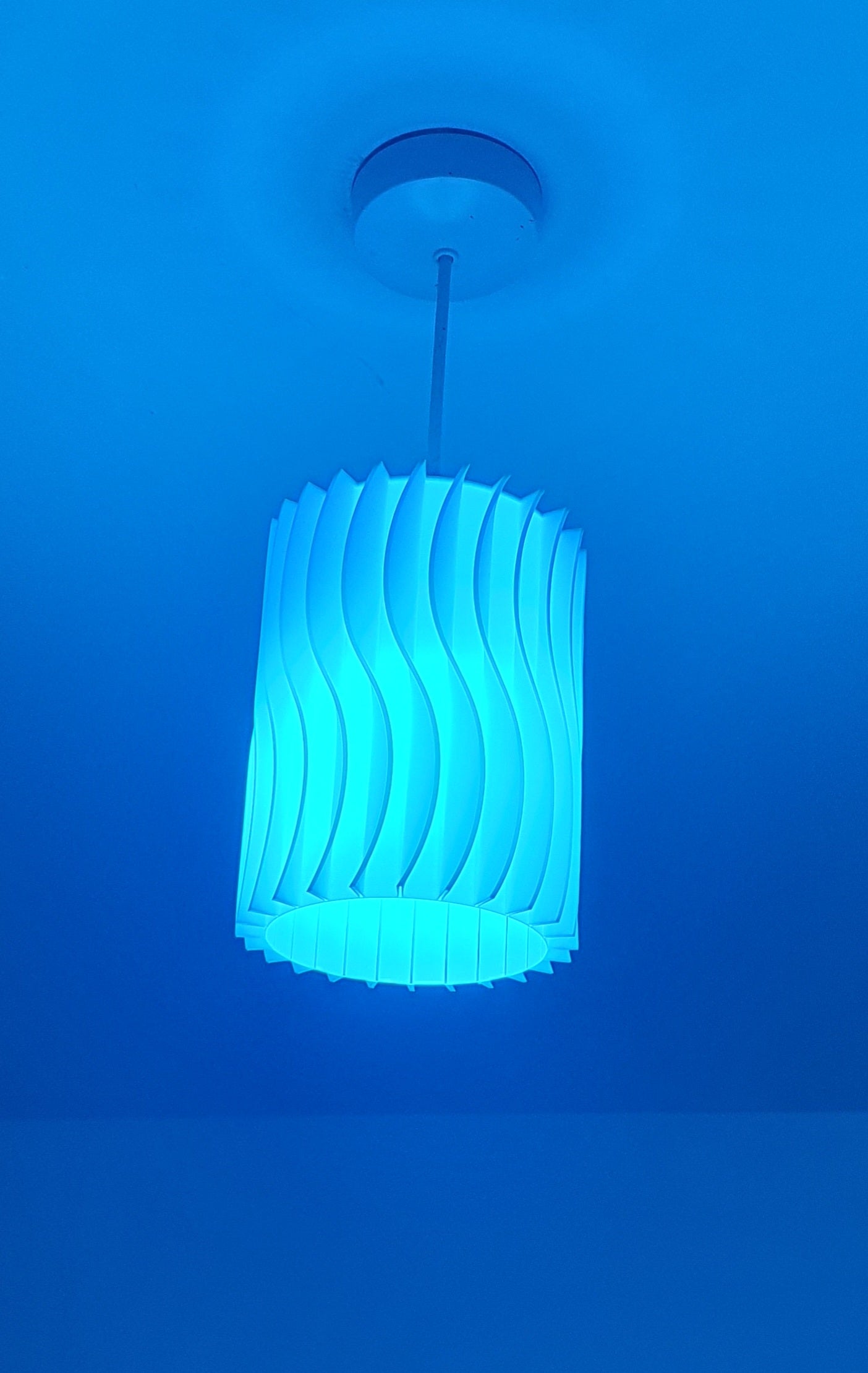 Wave design lamp shade